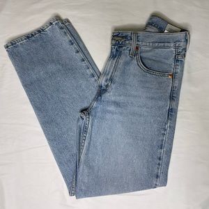 Classic Lightwash Levi’s Straight Leg Denim Jeans